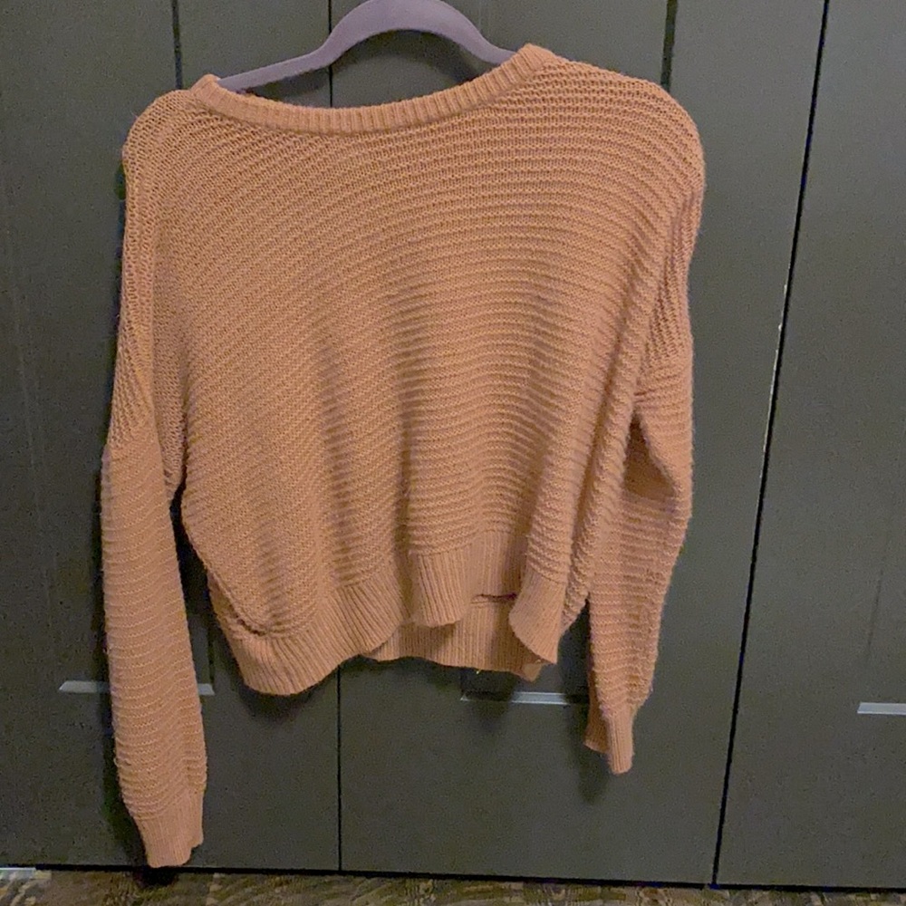 Cropped pink sweater